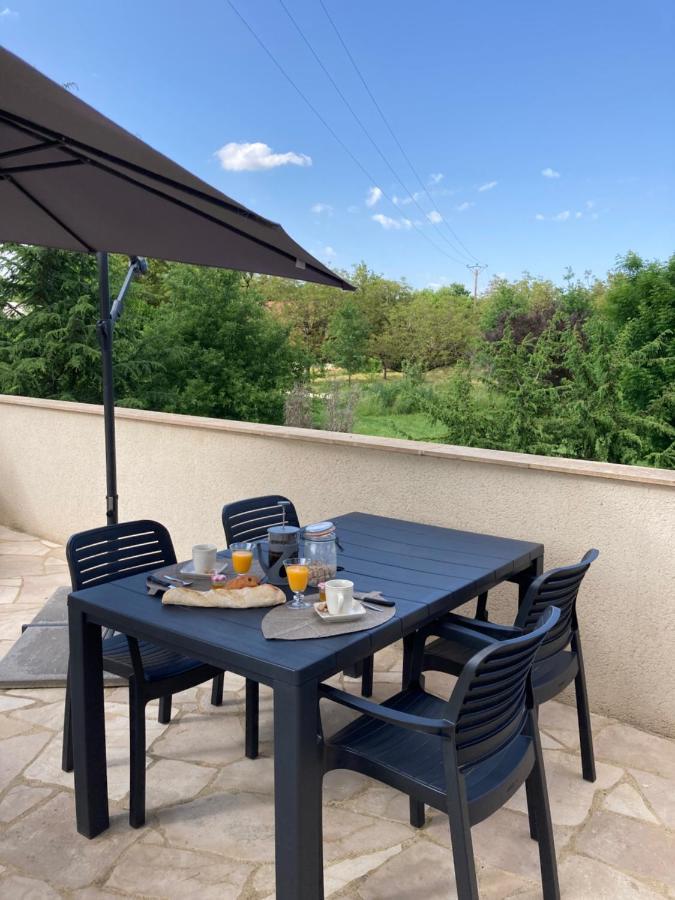 Gite Les Cles Des Champs Cote Jardin Lacave  Екстериор снимка
