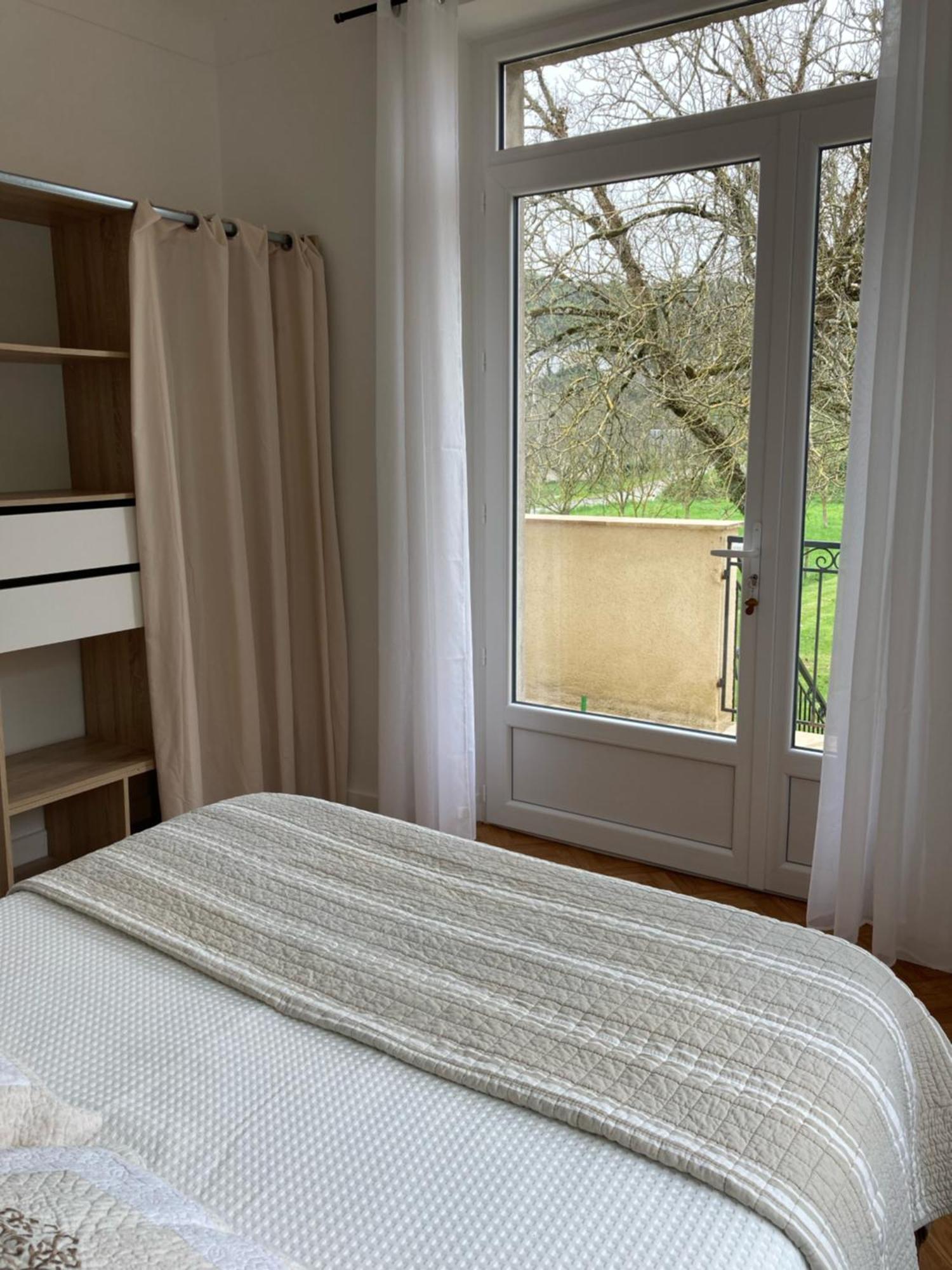 Gite Les Cles Des Champs Cote Jardin Lacave  Екстериор снимка